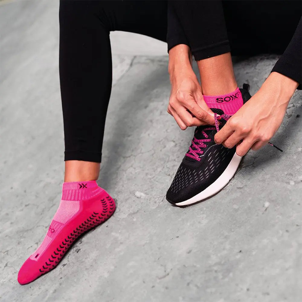 SOXPro Low Cut Grip Socks - Fluo Fuchsia