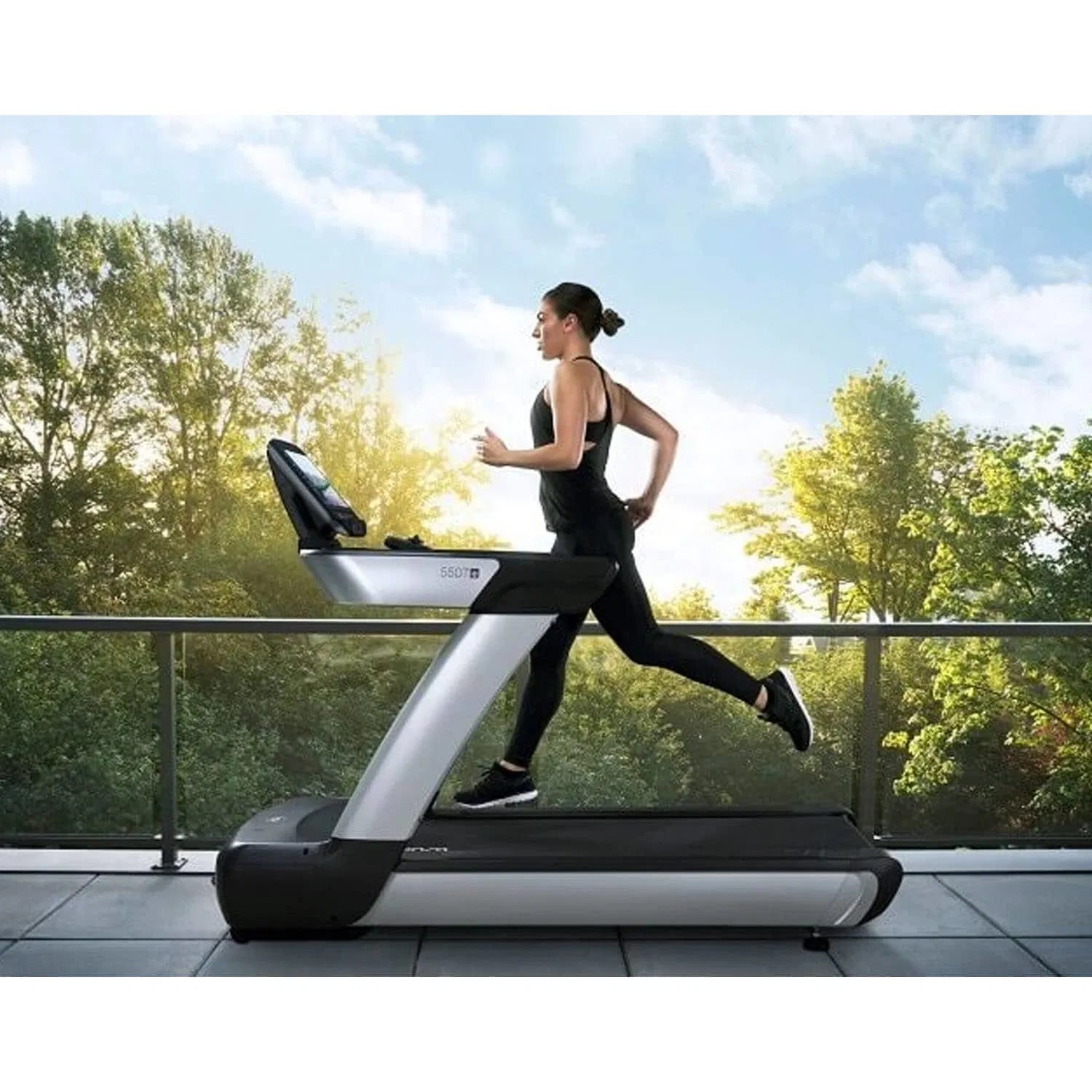 Intenza 550-Te2 Entertainment Series Treadmill (4.0 HP)